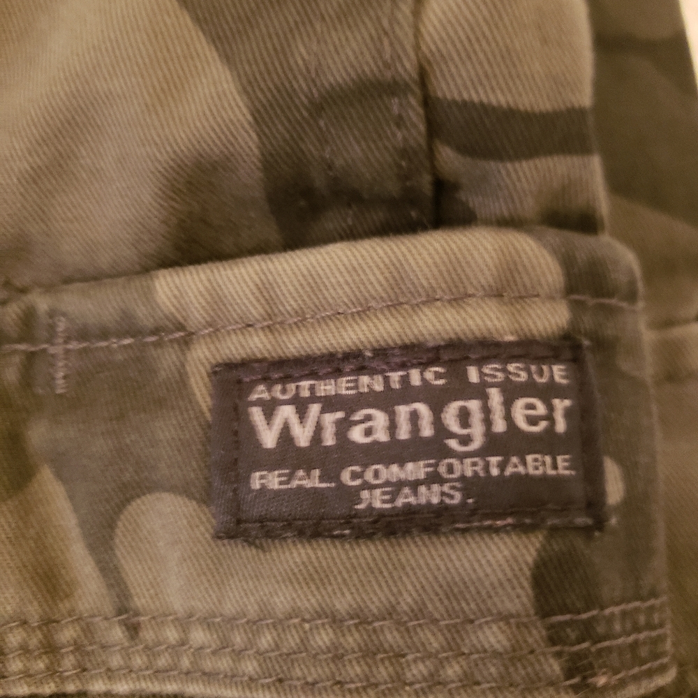 Wrangler Boot cut camo jeans size 40W/30L - Picture 5 of 6
